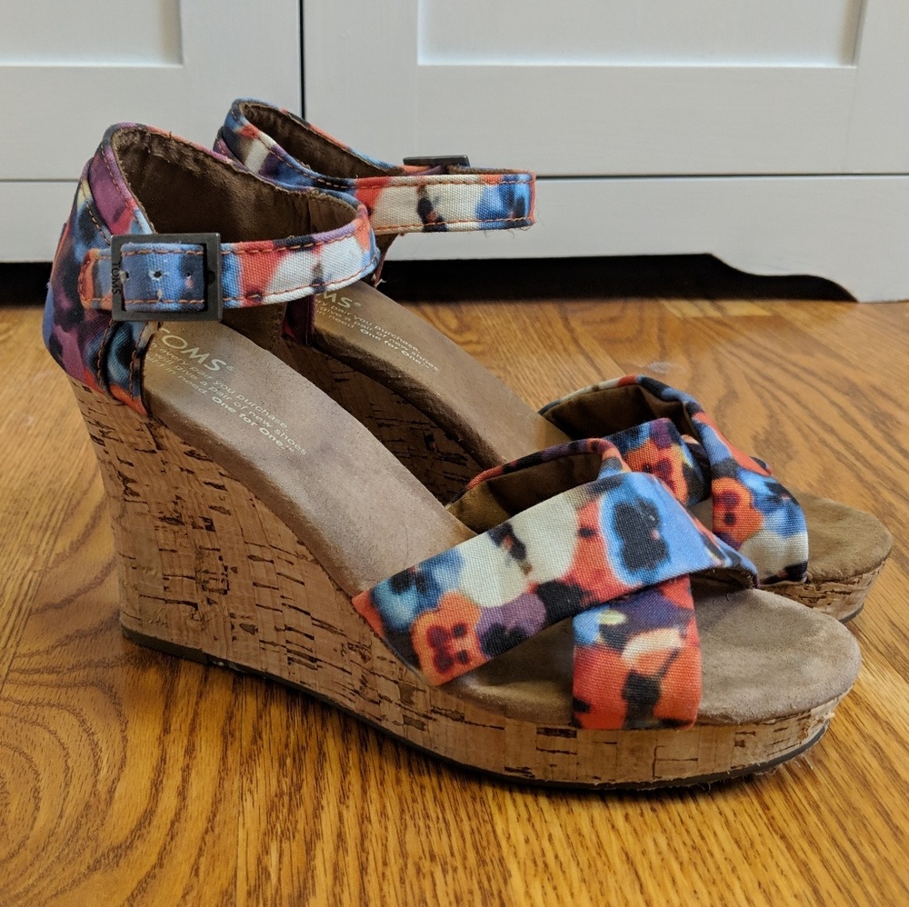 Toms Wedge Sandals
